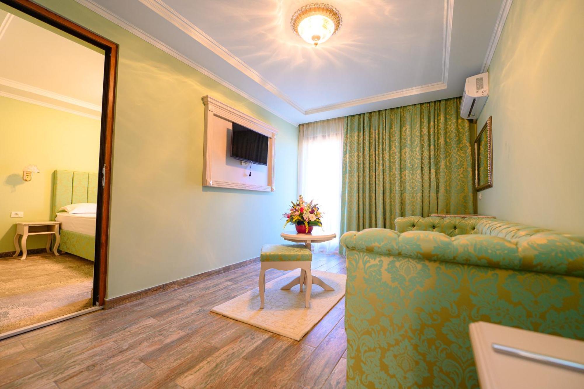 Complex Hotelier Iris-Mimoza Jupiter Buitenkant foto