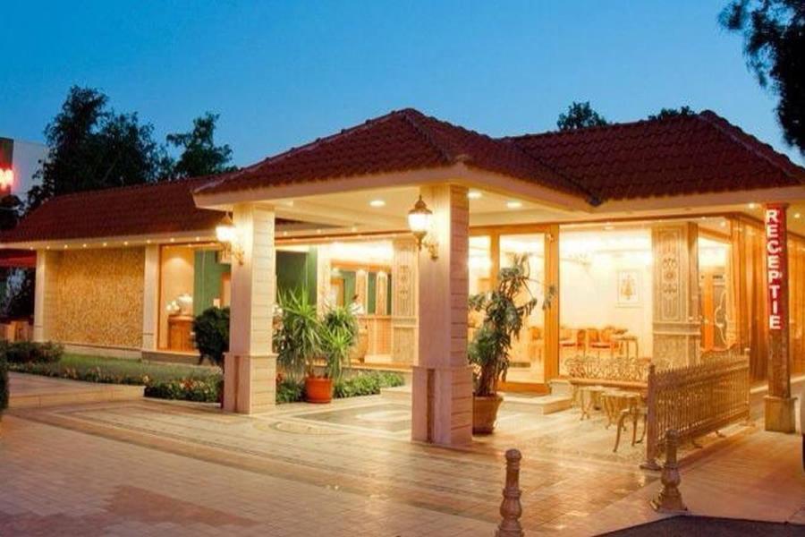 Complex Hotelier Iris-Mimoza Jupiter Buitenkant foto
