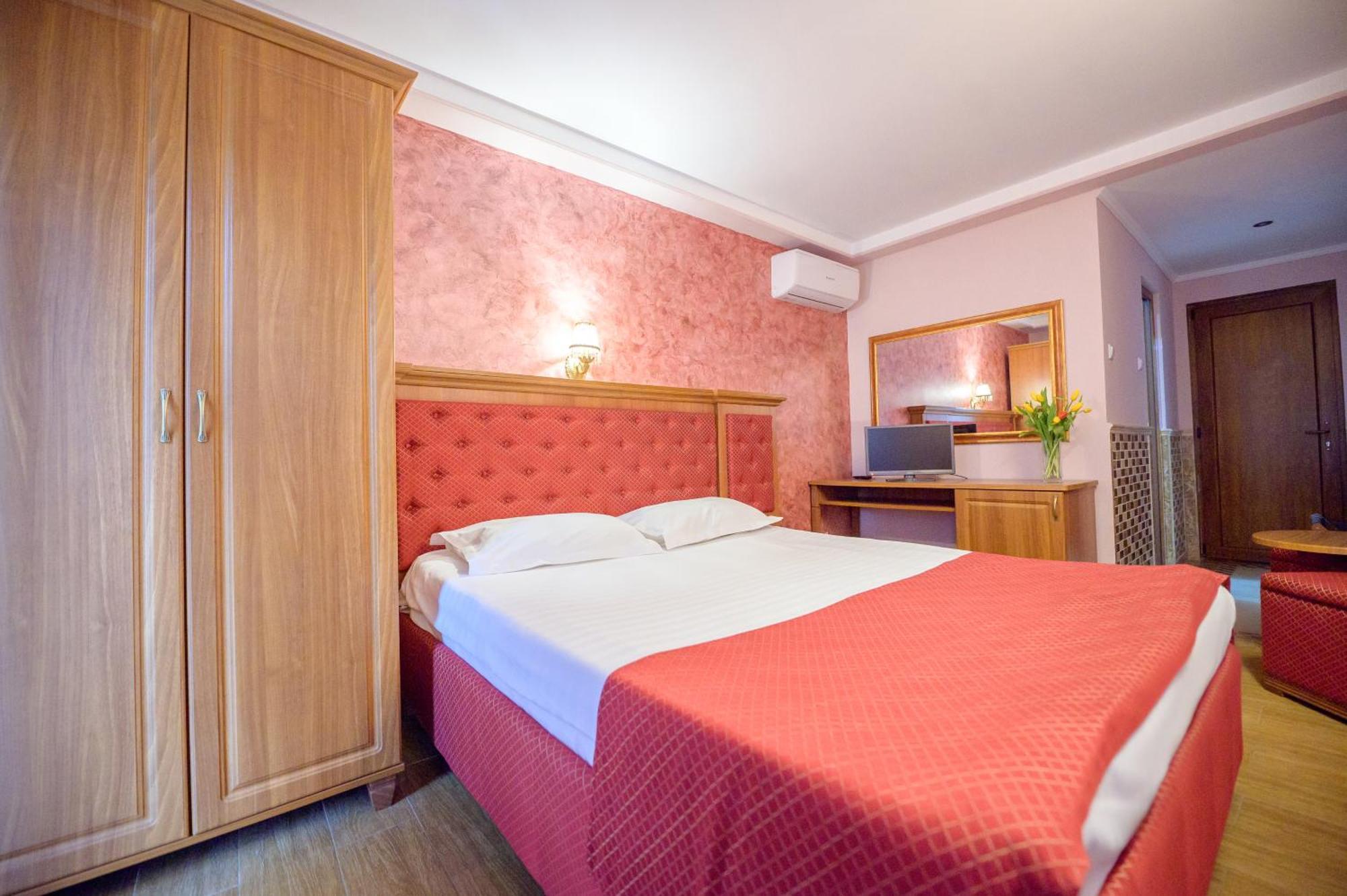 Complex Hotelier Iris-Mimoza Jupiter Buitenkant foto