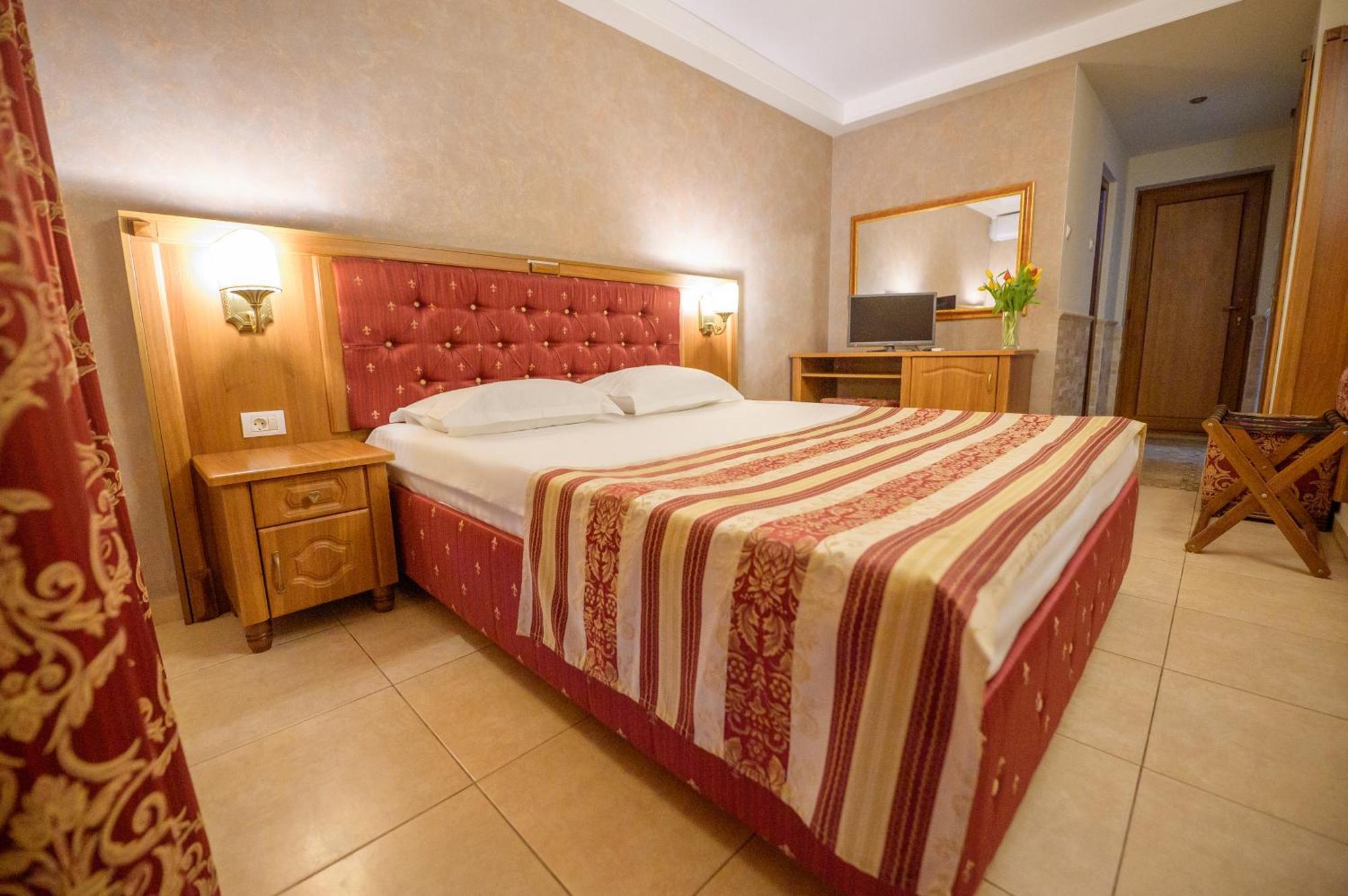 Complex Hotelier Iris-Mimoza Jupiter Buitenkant foto