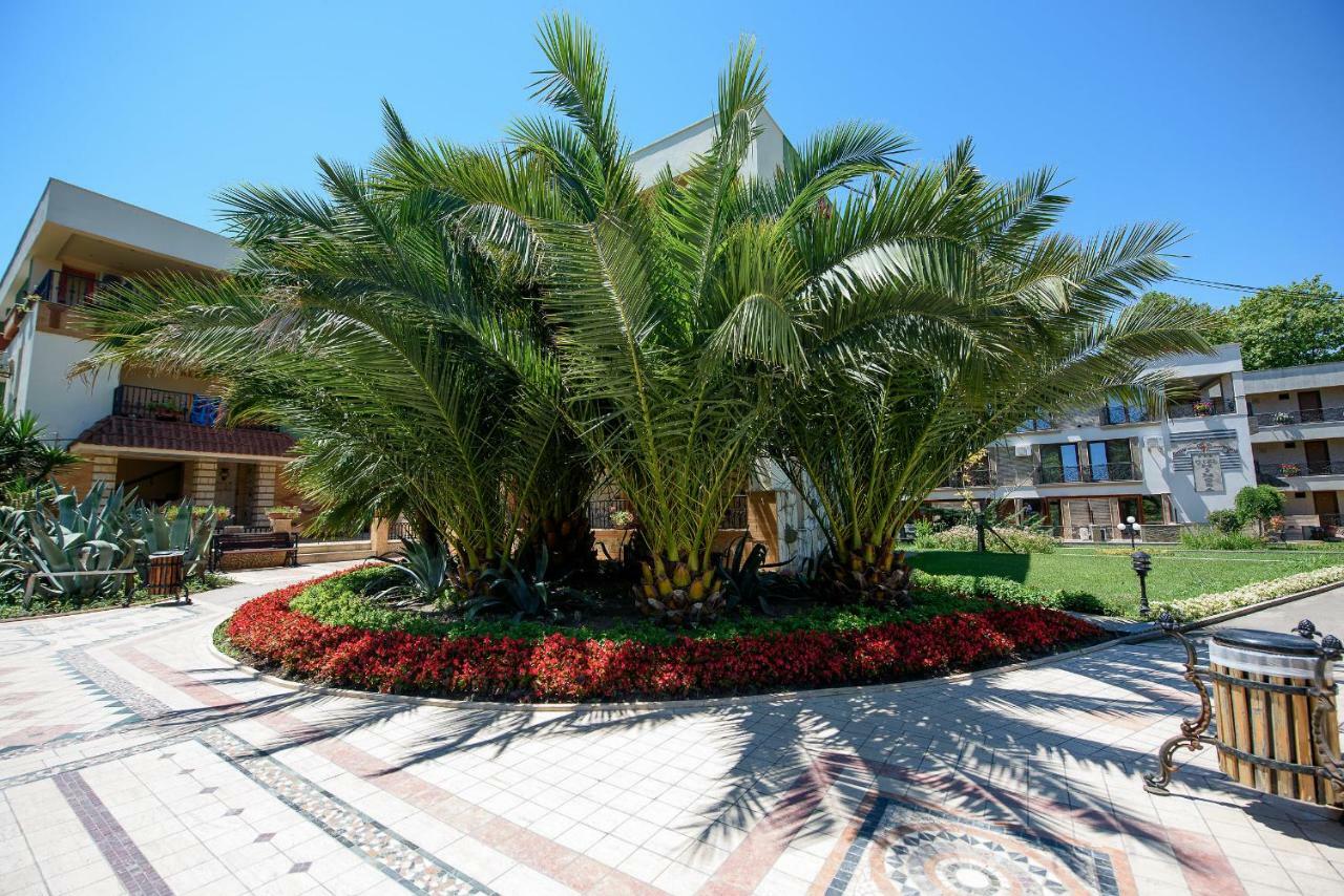 Complex Hotelier Iris-Mimoza Jupiter Buitenkant foto